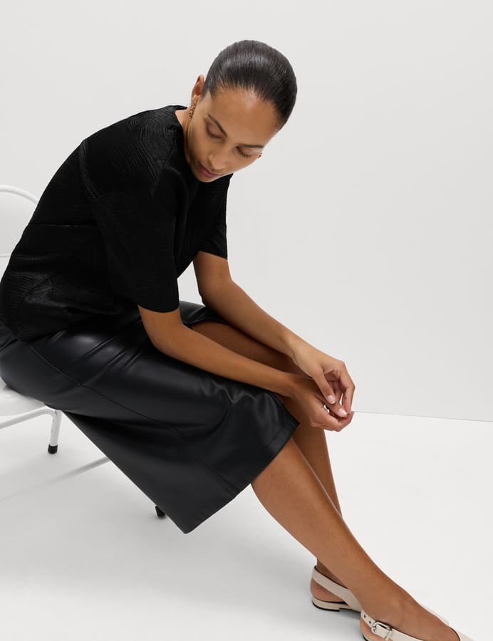 Top de manga corta con estampado en relieve