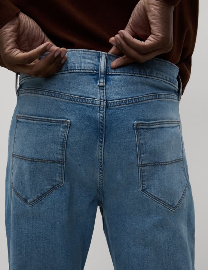 Pantalón elástico de corte recto