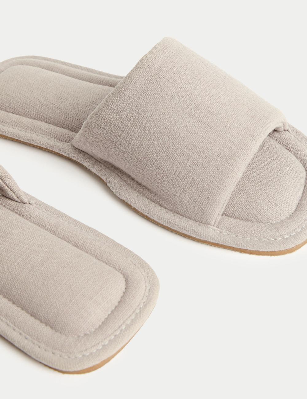 Zapatilla de estar en casa tipo pala