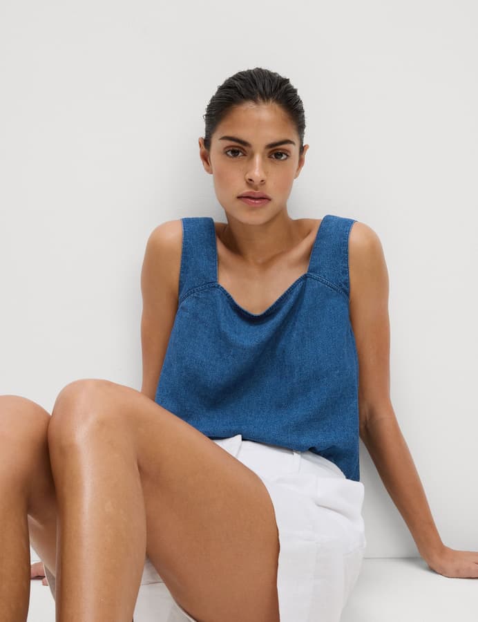 Blusa de lino sin mangas de escote cuadrado