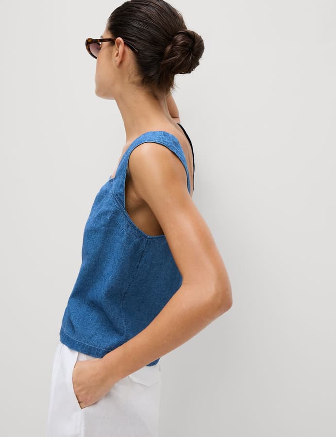 Blusa de lino sin mangas de escote cuadrado