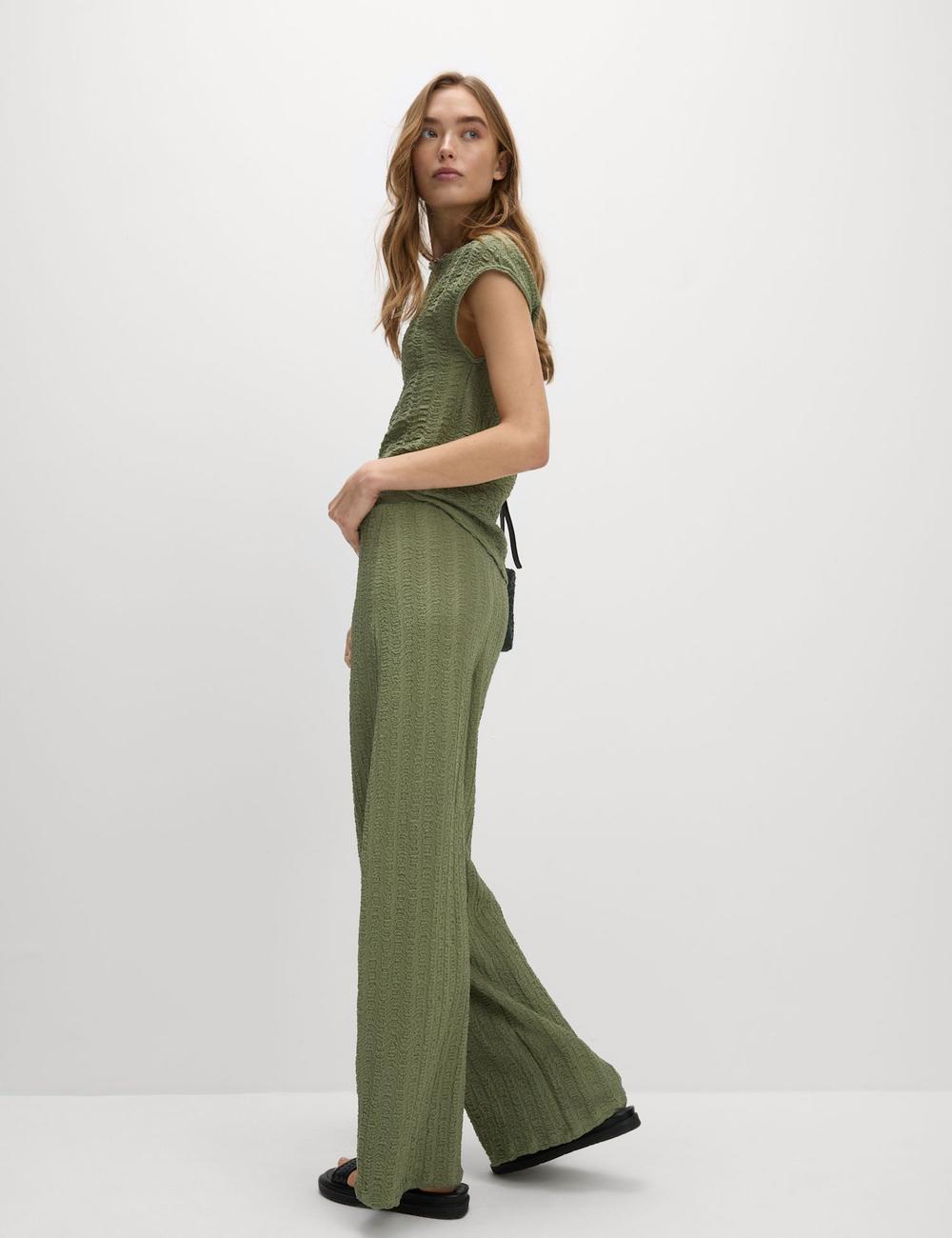 Pantalón de punto con textura de corte ancho