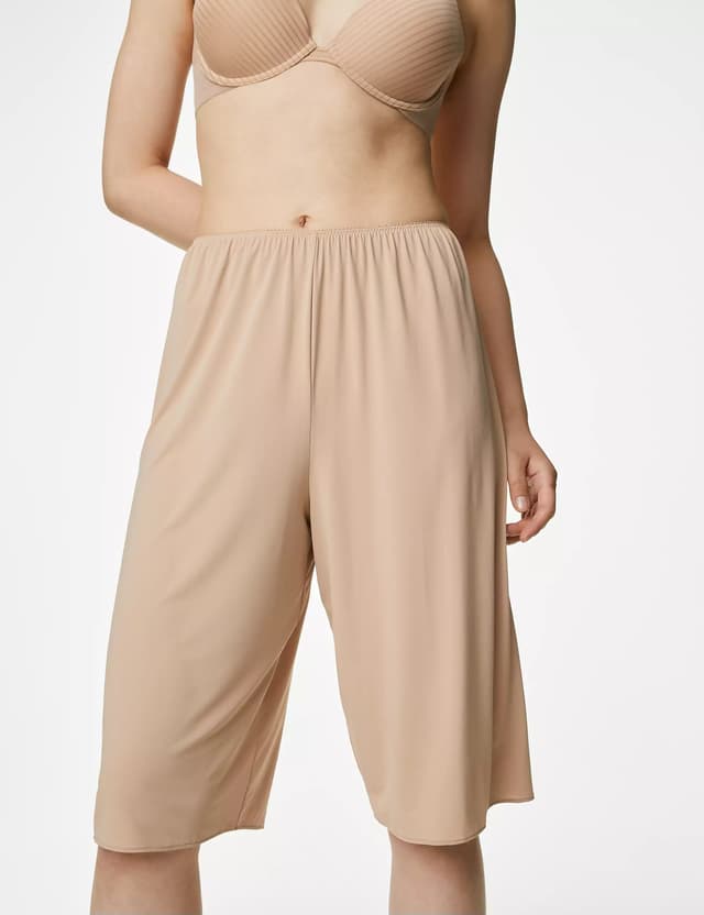 Combinación falda pantalón