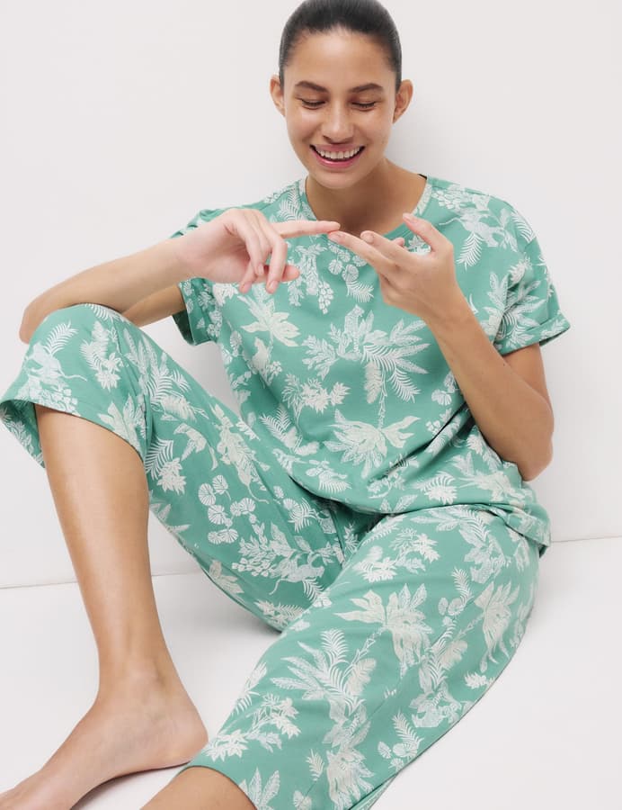 Pijama de diseño con manga corta y pantalón pesquero FP