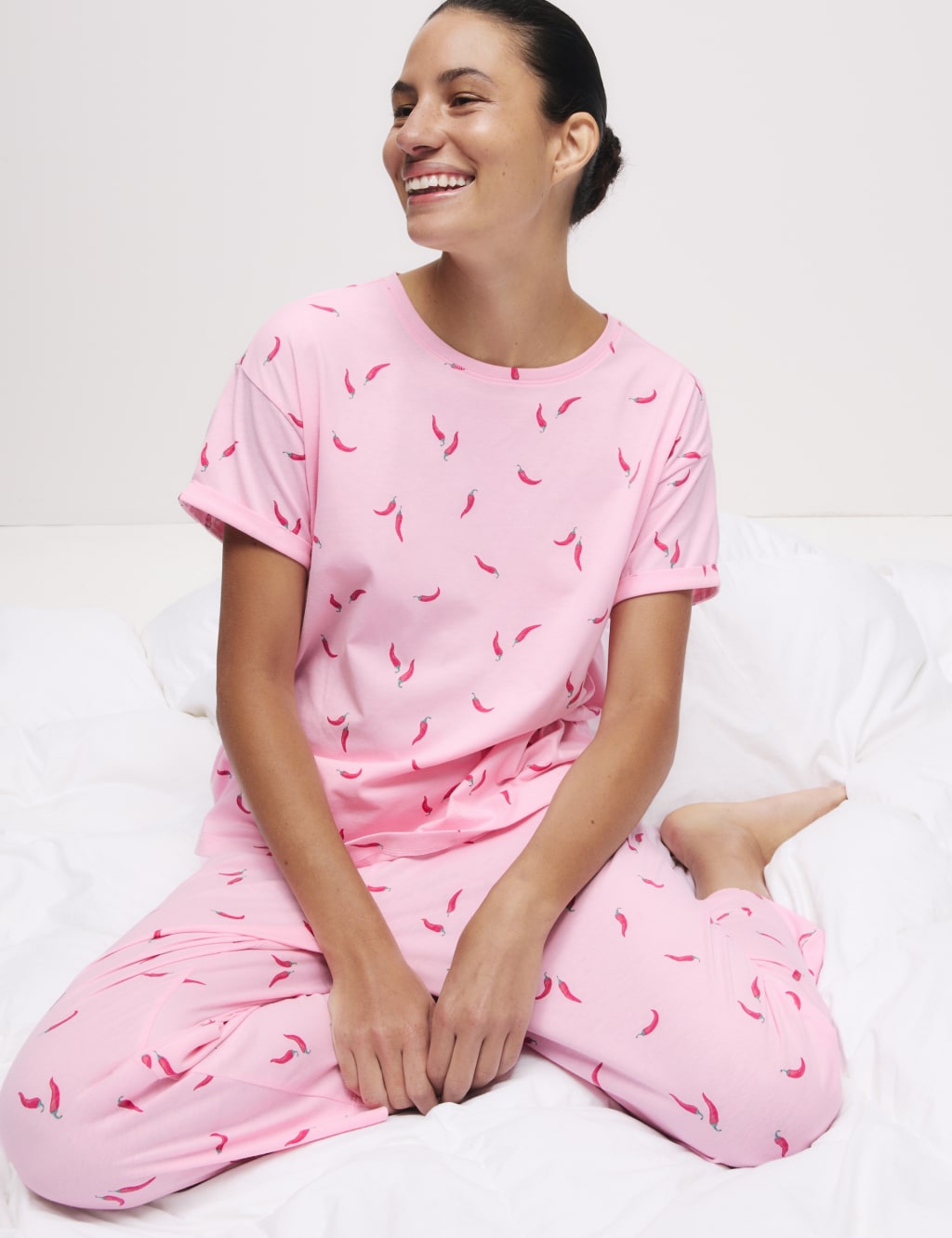 Pijama de diseño con  manga corta y pantalón pesquero FP