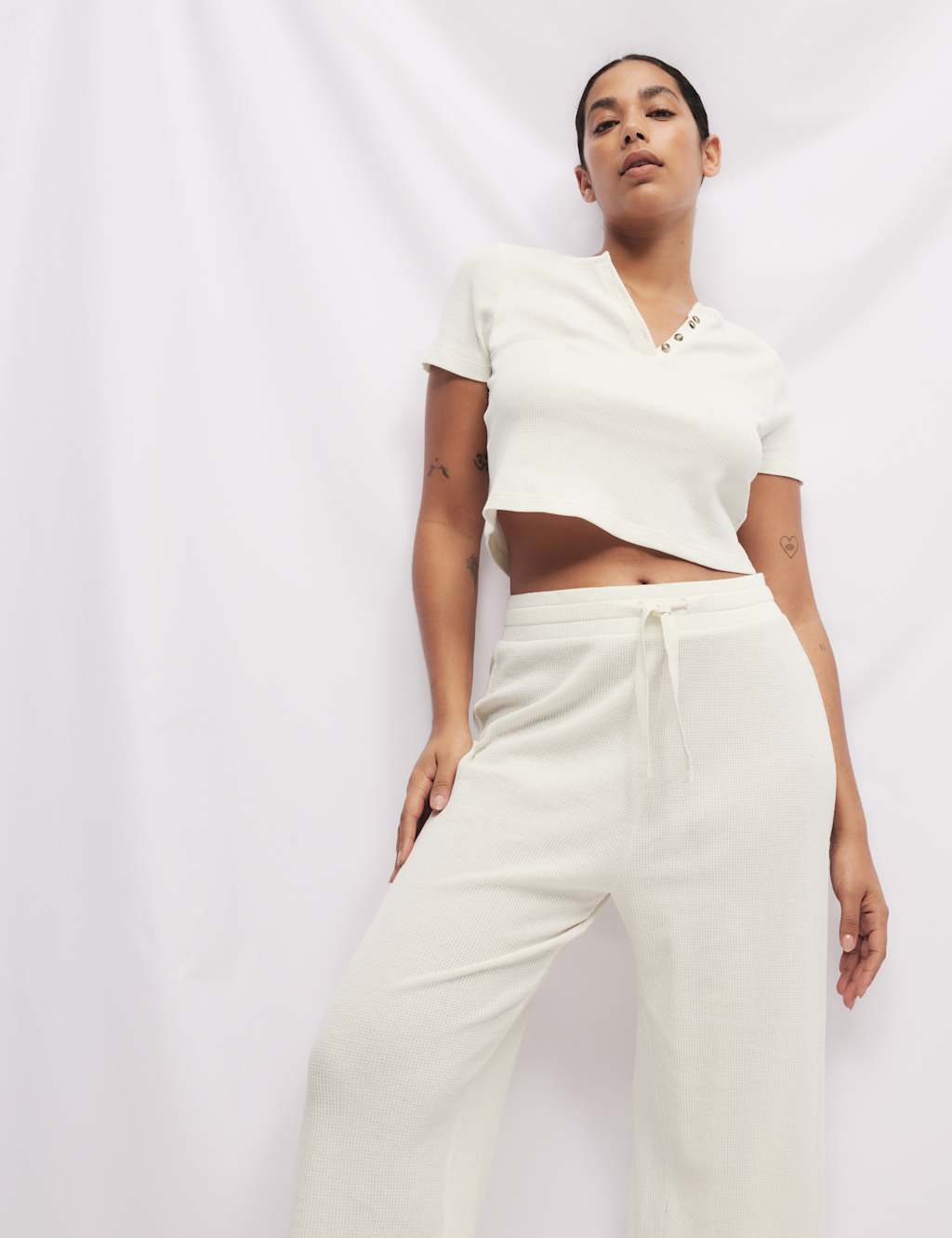 Pijama de manga corta con pantalón pescador