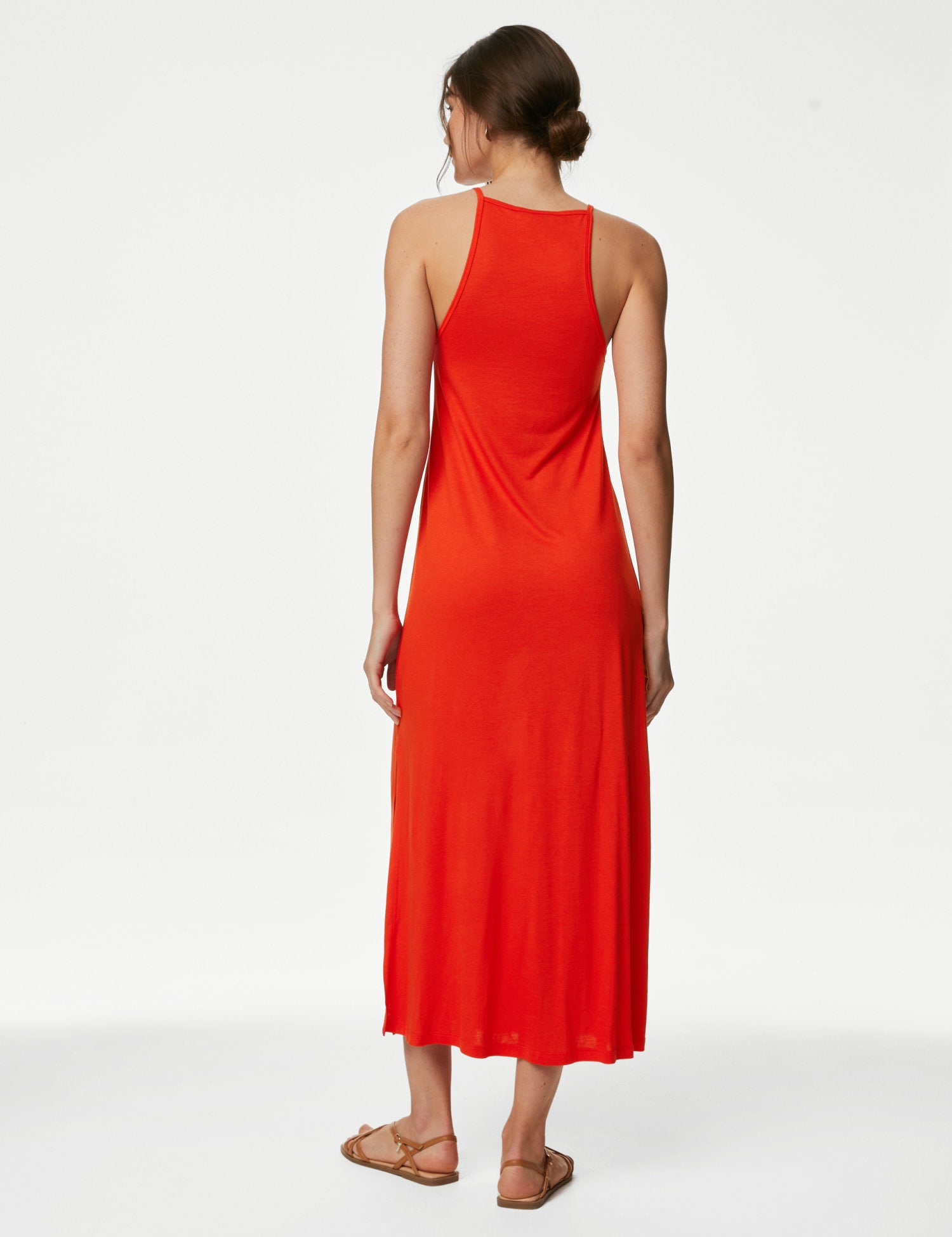 Vestido de tirantes de largo midi