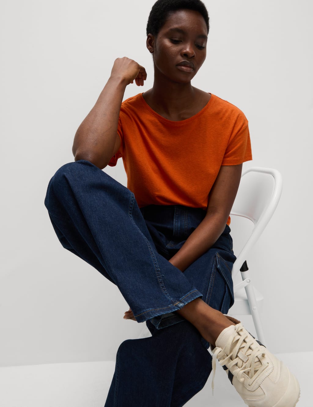 Top de lino liso de manga corta