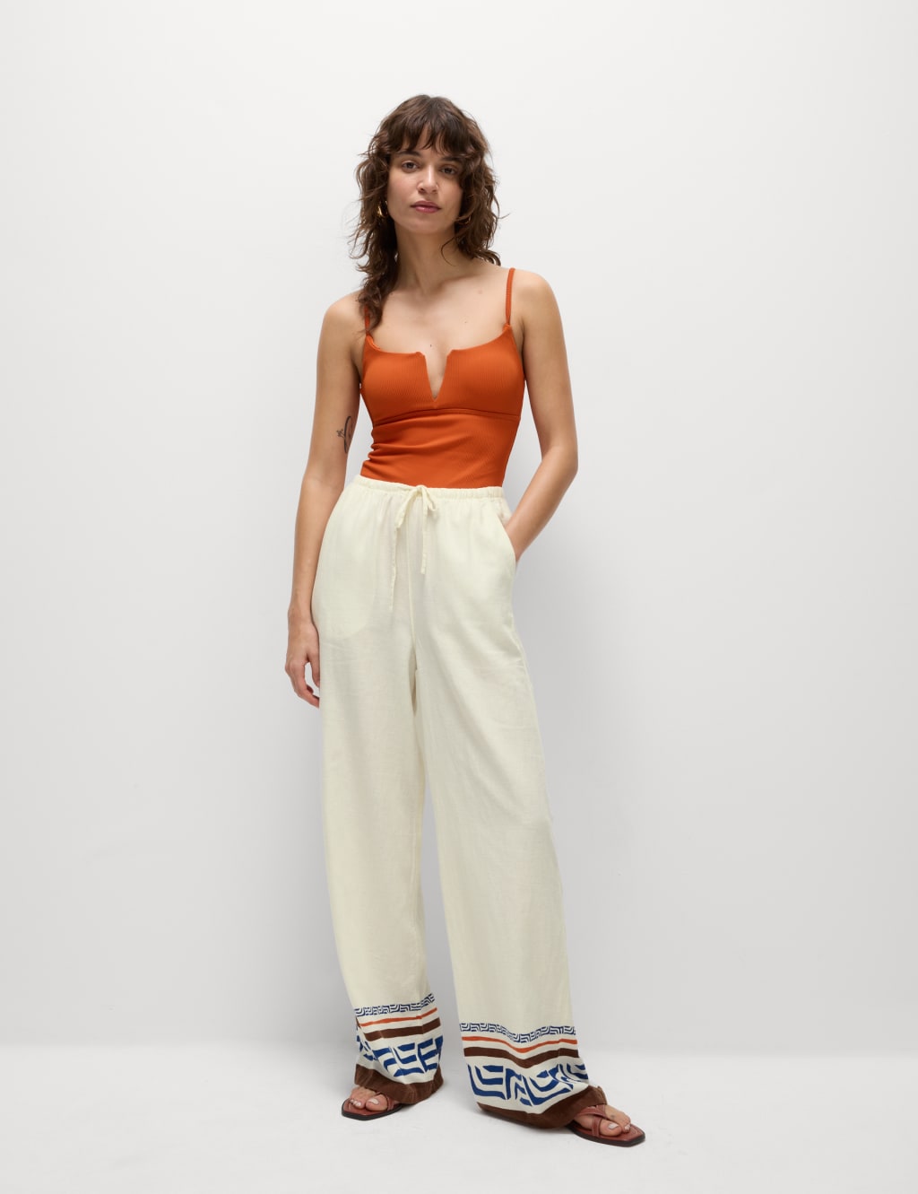 Pantalón de lino viscosa con franja