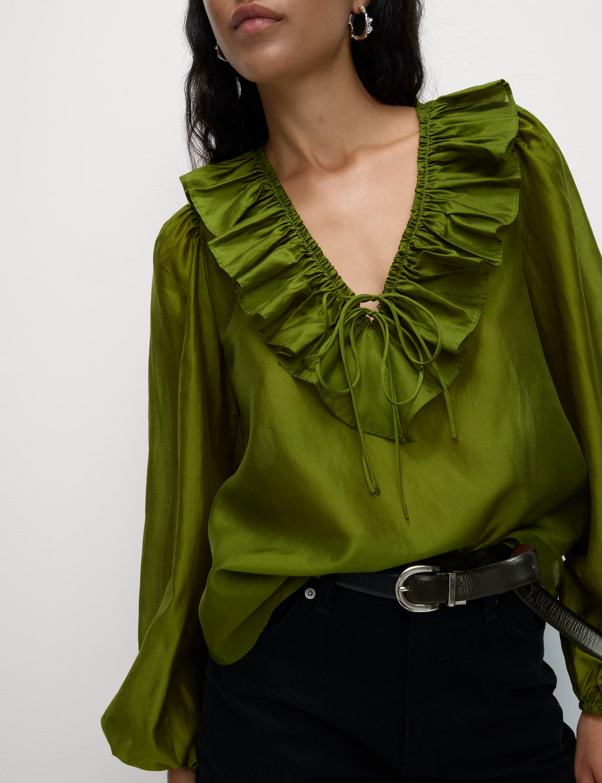 Blusa de manga larga con volante