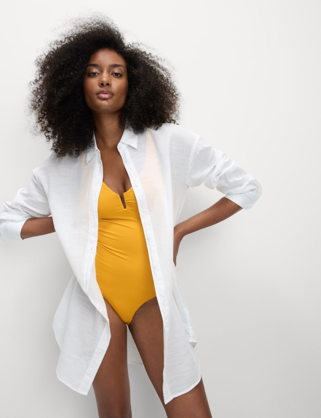 Traje de playa de estilo camisero