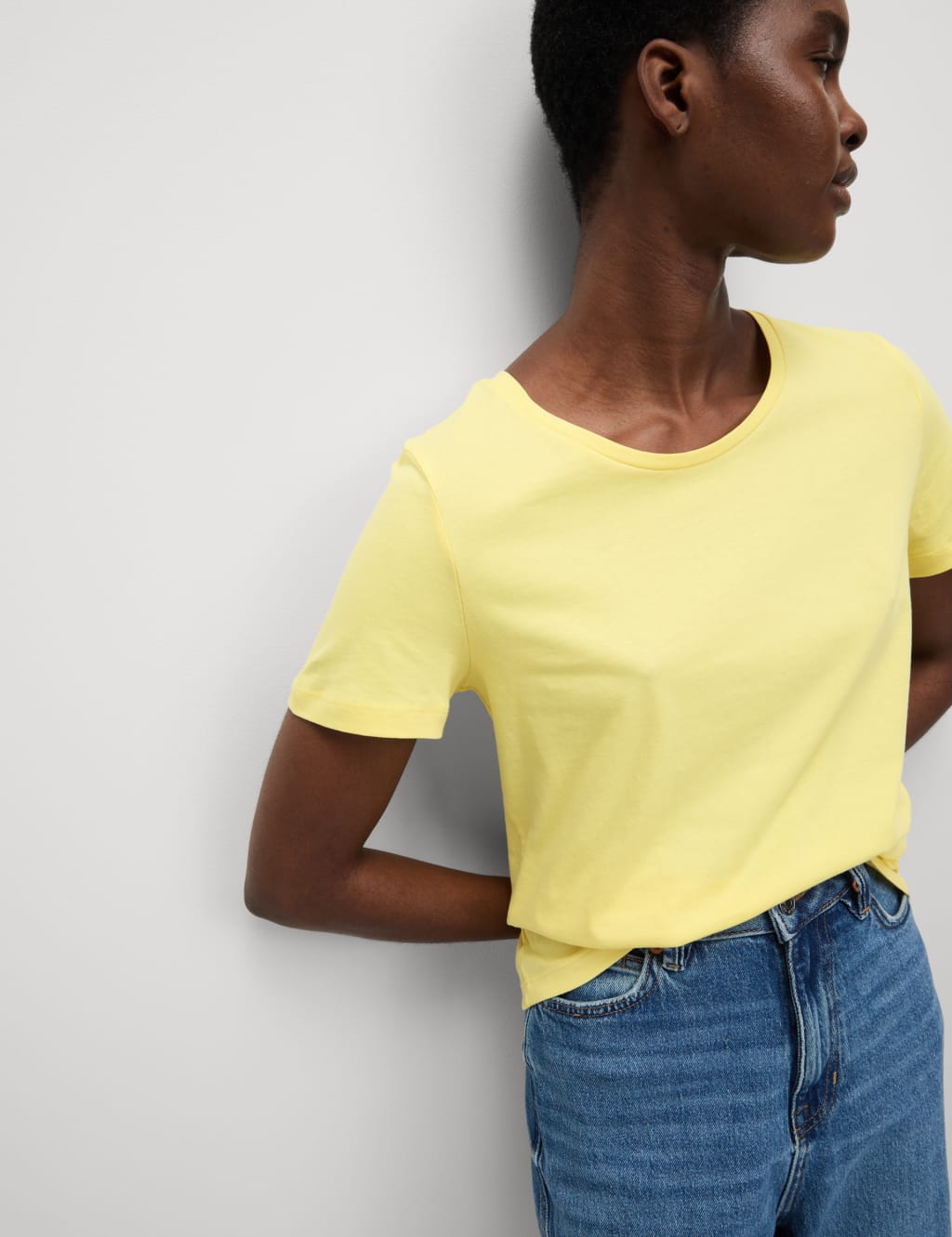 Camiseta de manga corta básica ajustada