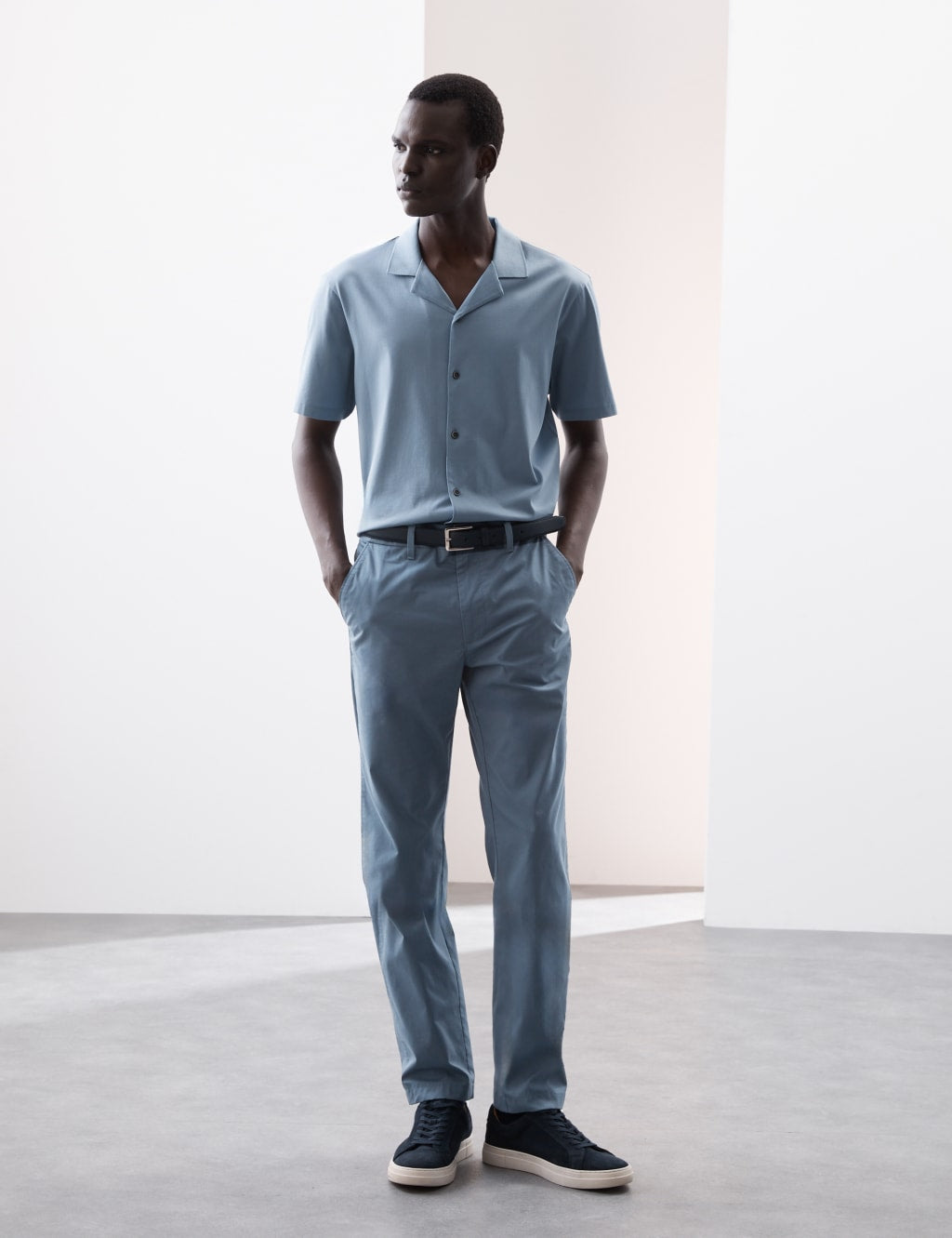 Pantalón chino superligero Autograph