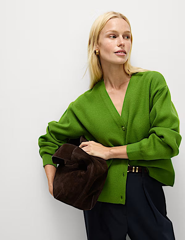 Rebeca con cuello pico