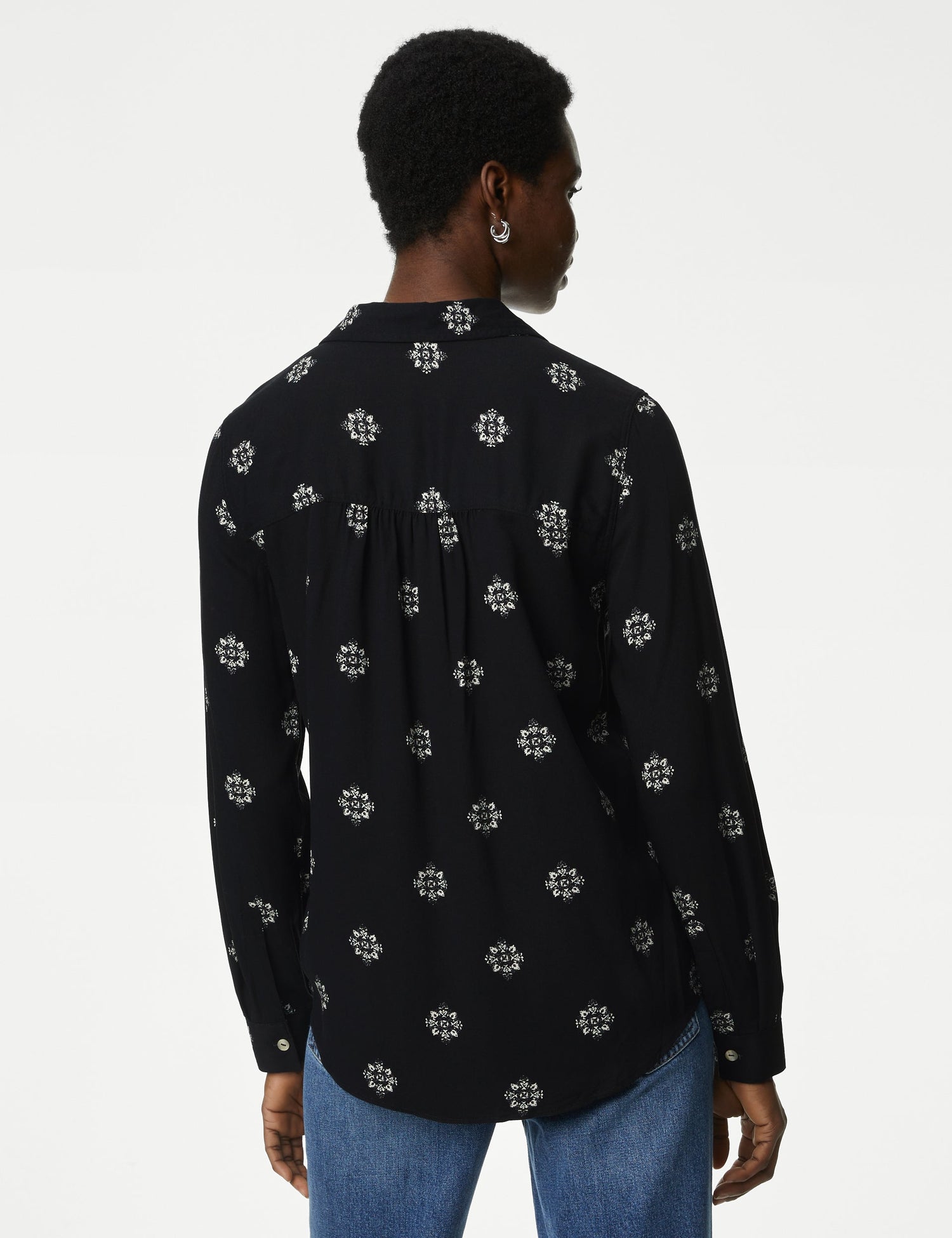 Blusa estampada de manga larga