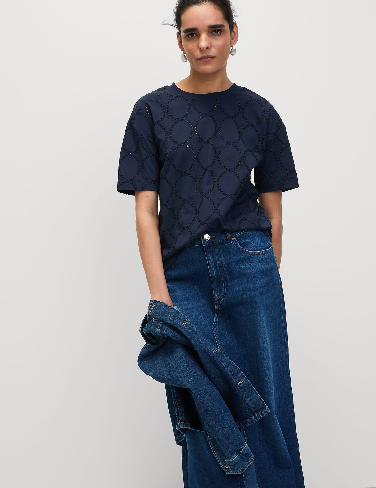 Top de manga corta bordado