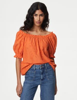 Blusa de manga corta con detalles elásticos