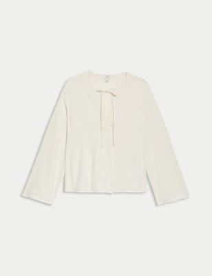 Blusa de manga japonesa con lazada