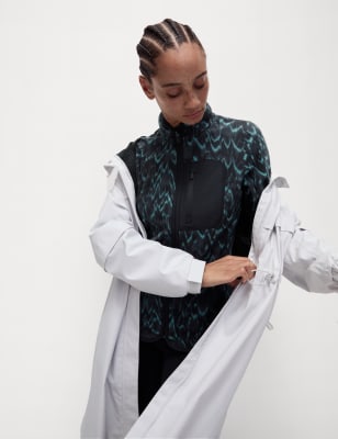 Chaqueta polar con diseño