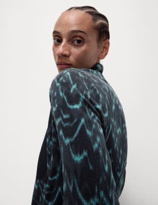 Chaqueta polar con diseño