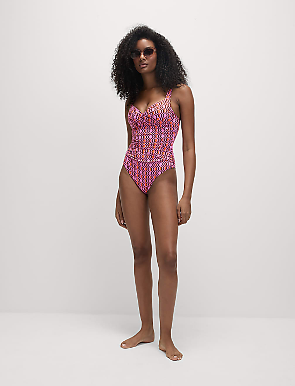 Bañador drapeado moldeador diseño