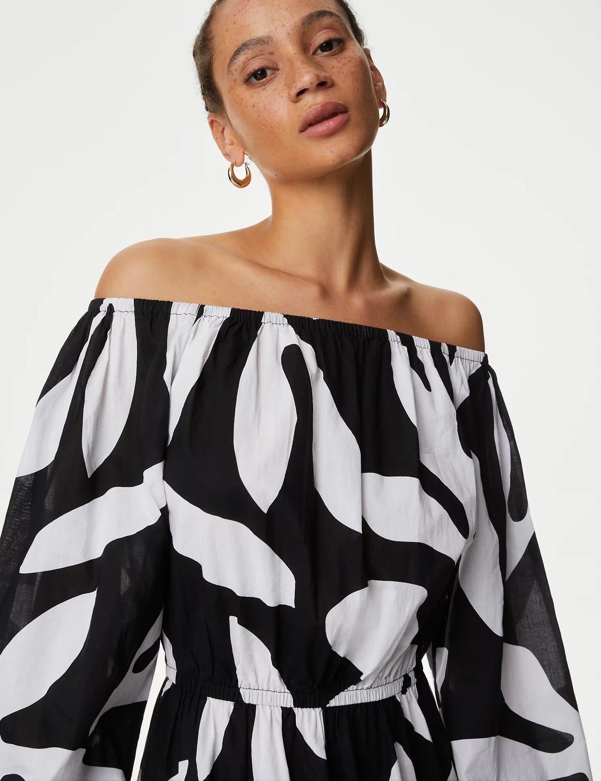 Vestido diseño Bardot