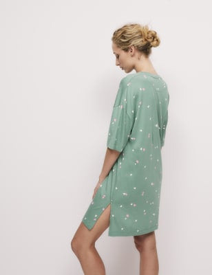 Camisola de manga corta con diseño floral