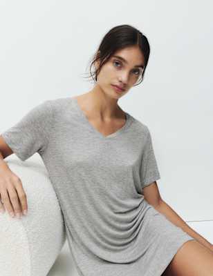 Camisola de manga corta con detalle de encaje