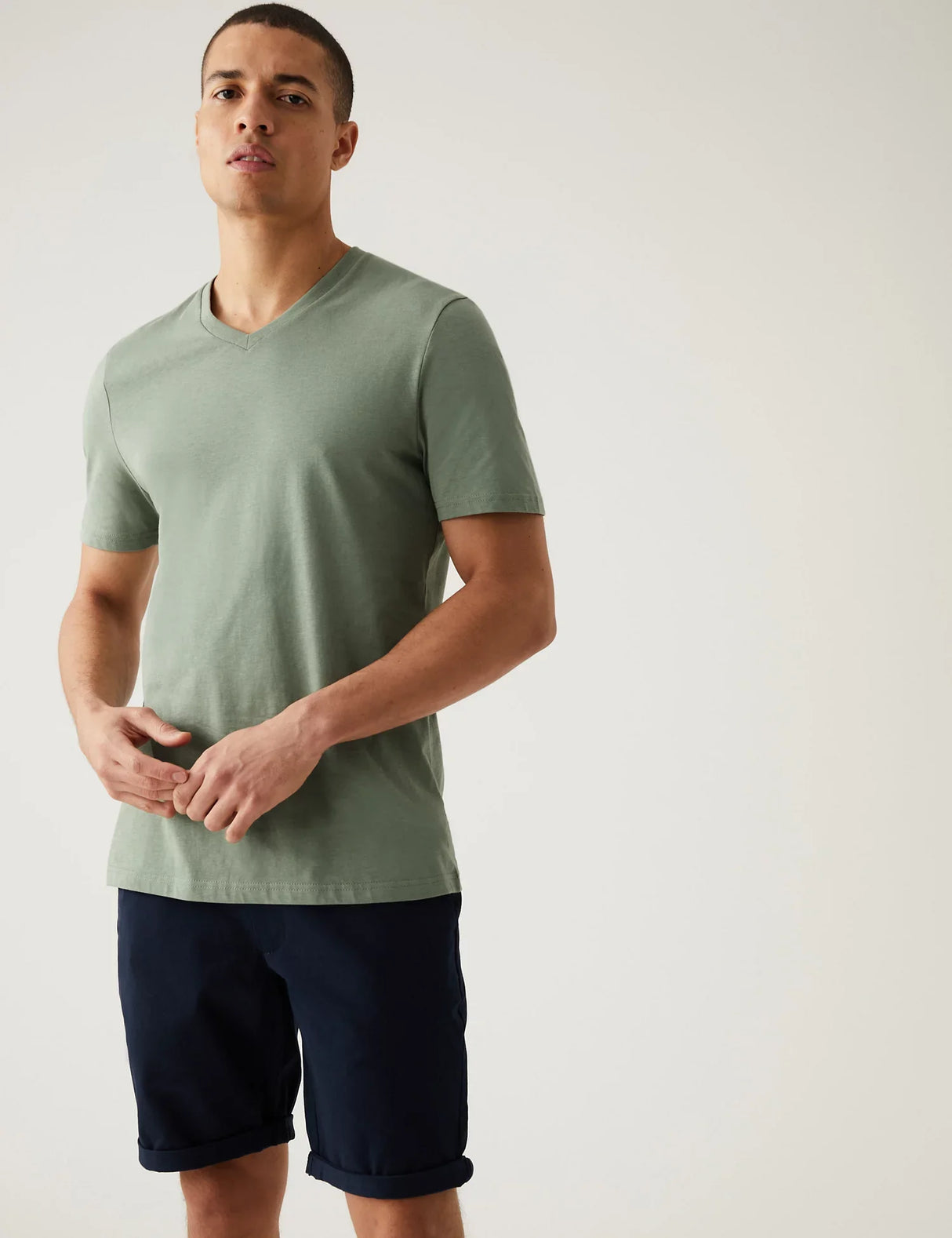 Camiseta cuello pico lisa manga corta