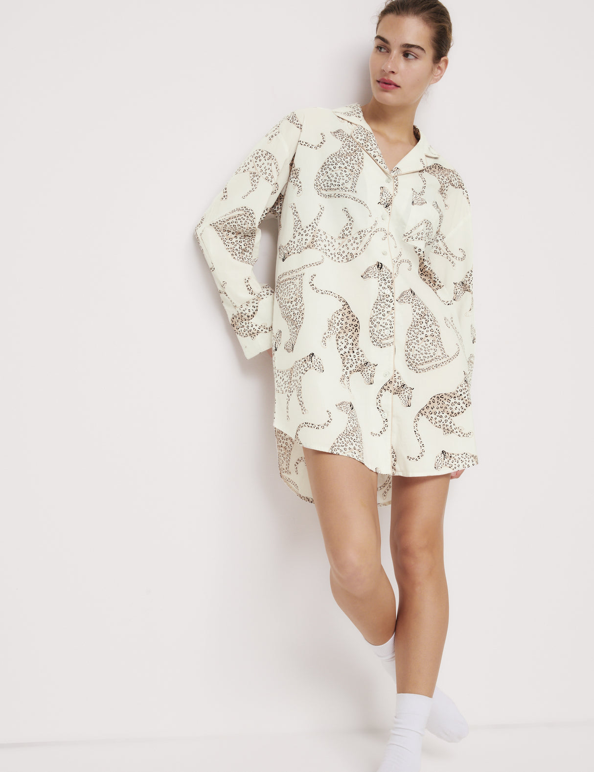 Camisola de manga larga abotonada con diseño animal