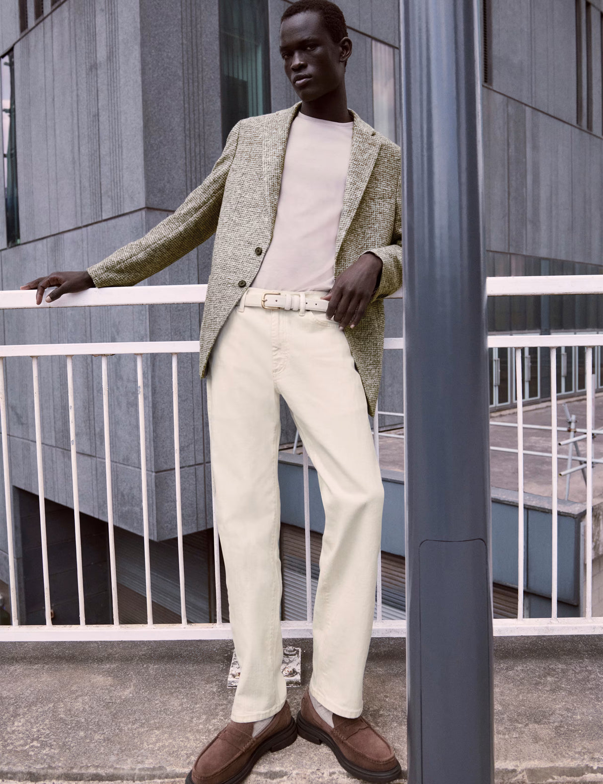 Pantalón elástico de corte recto