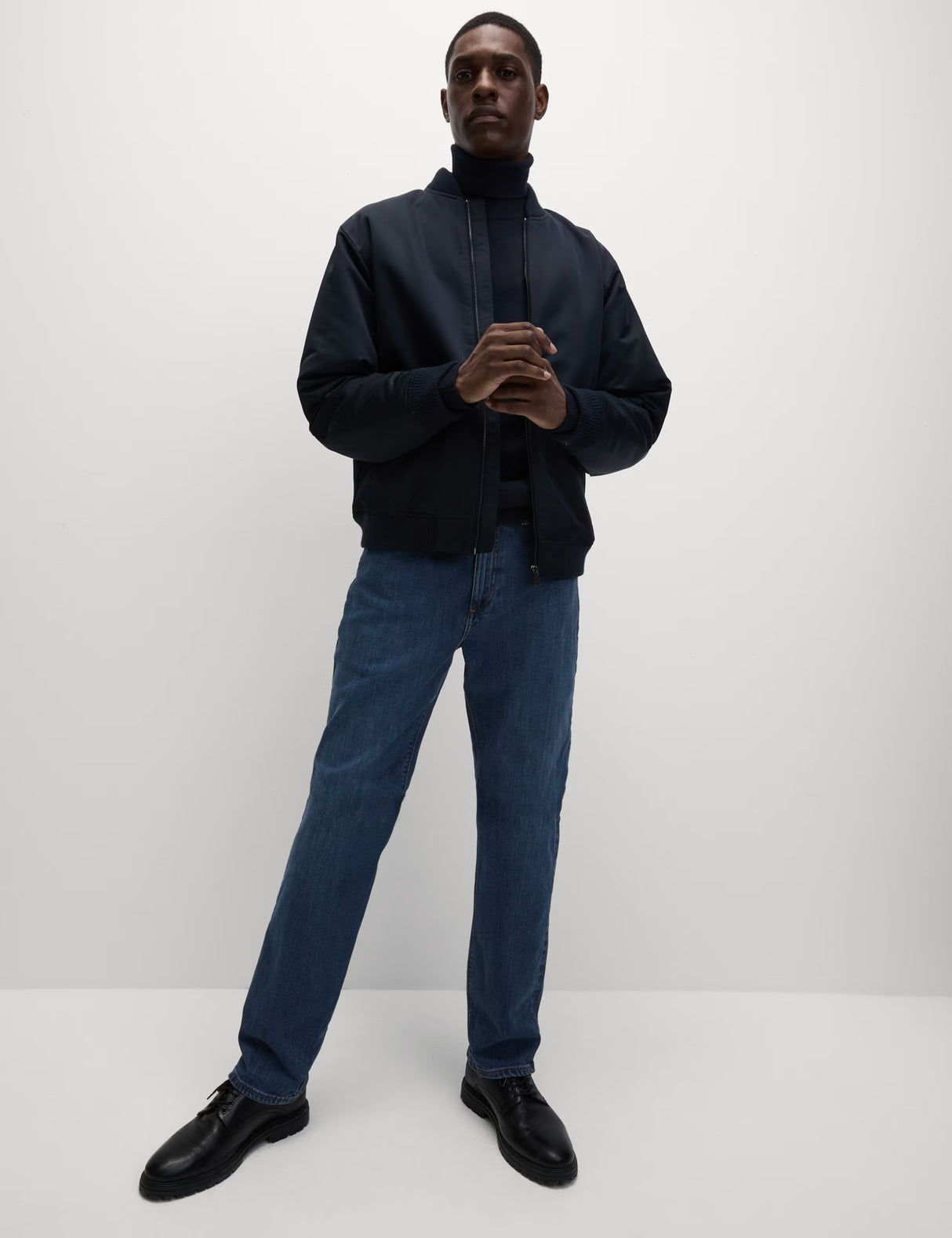 Pantalón elástico de corte recto