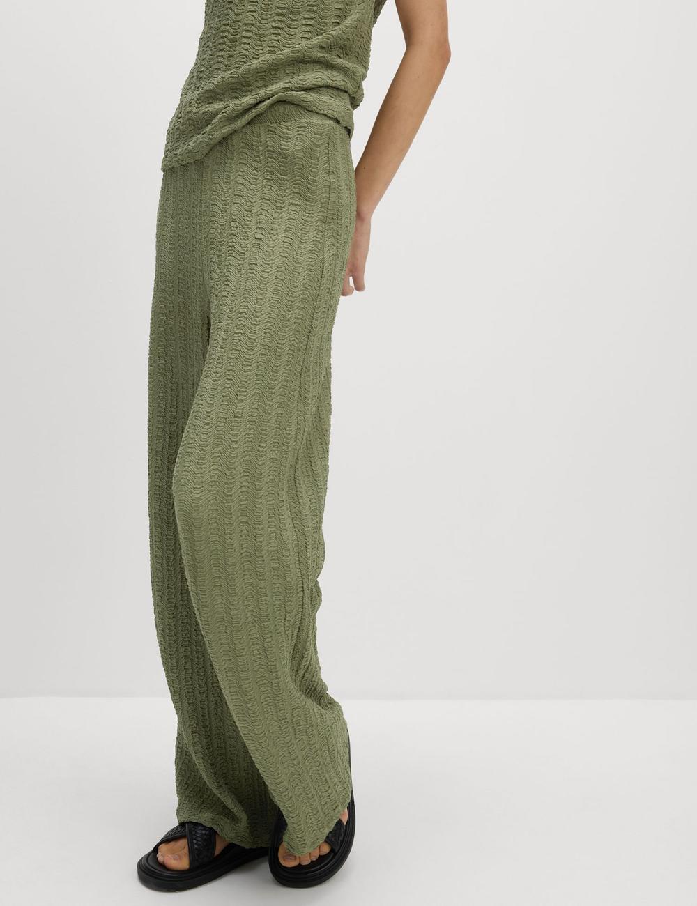 Pantalón de punto con textura de corte ancho