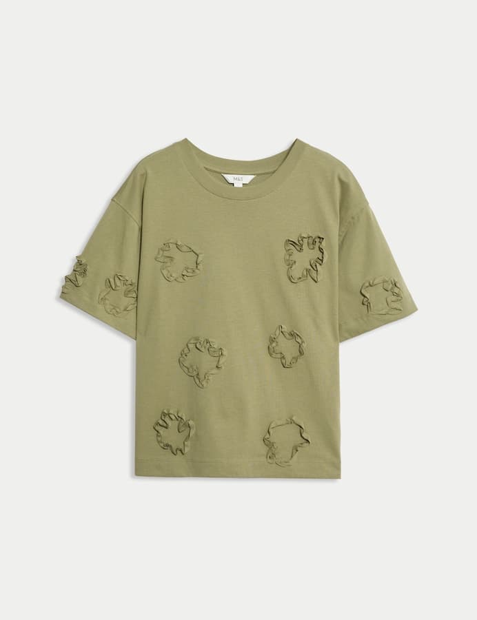 Top de manga corta con apliques