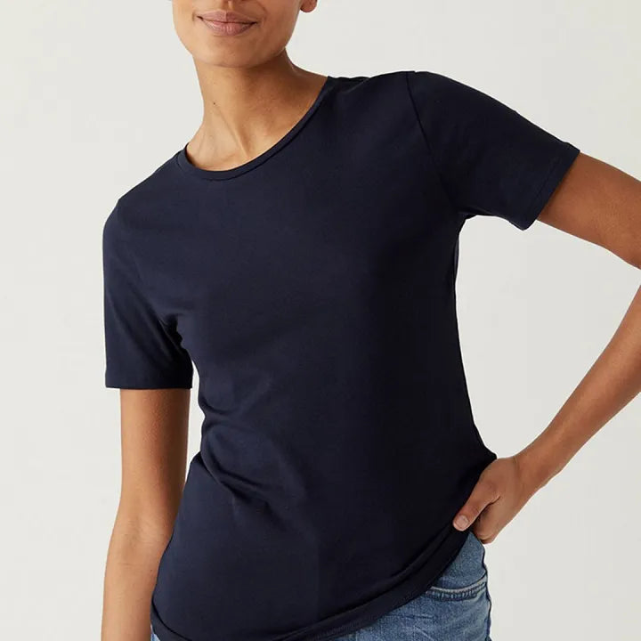 Camiseta básica de manga corta y escote pico