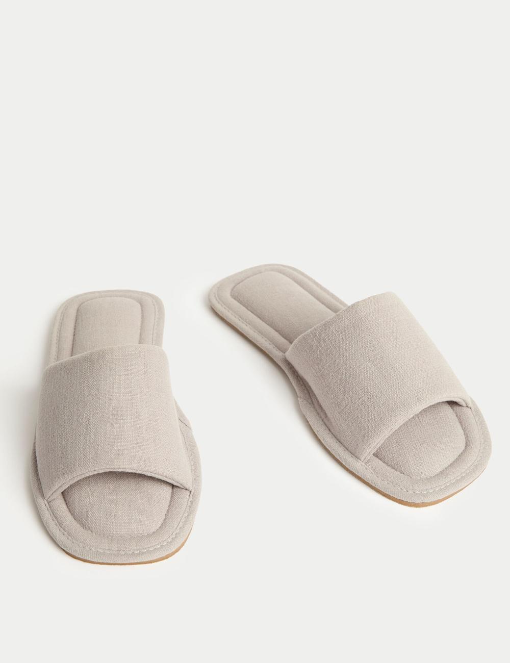 Zapatilla de estar en casa tipo pala