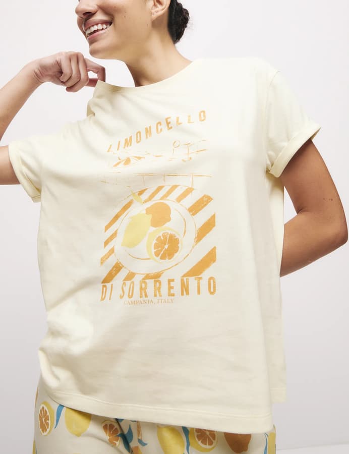 Pijama de diseño con  manga corta y pantalón pesquero FP