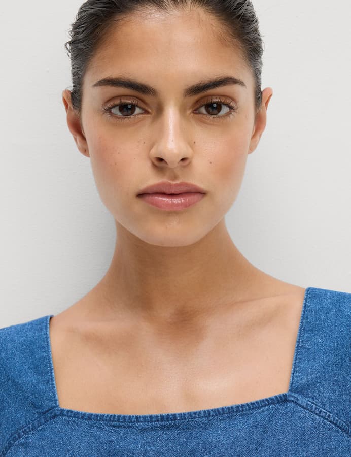 Blusa de lino sin mangas de escote cuadrado