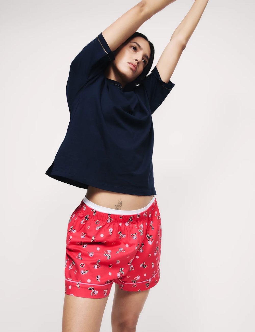 Pijama corto con top de manga corta con diseño