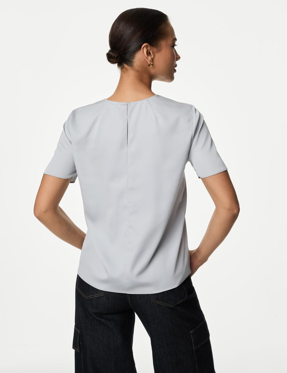 Blusa básica de manga corta