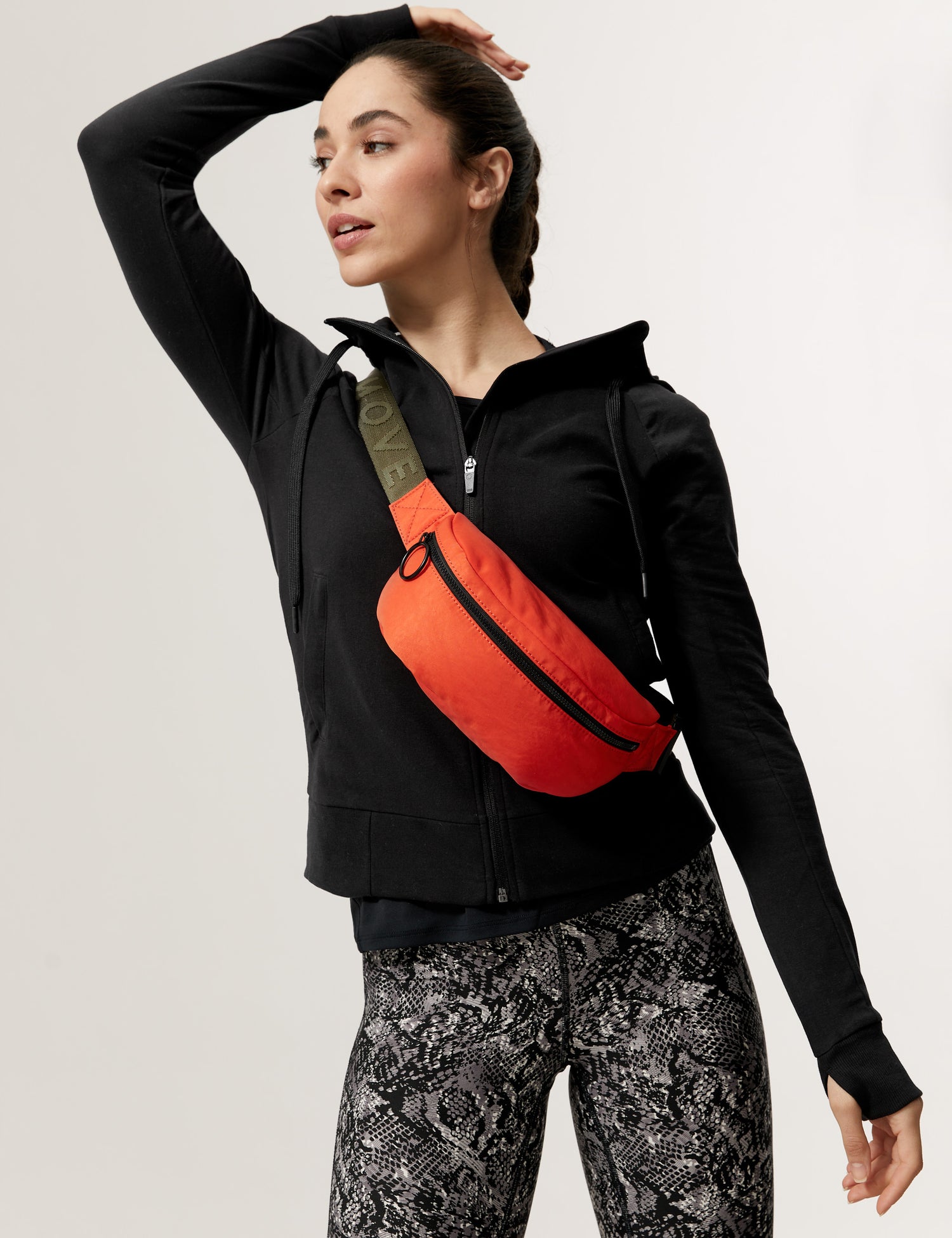 Chaqueta chándal capucha