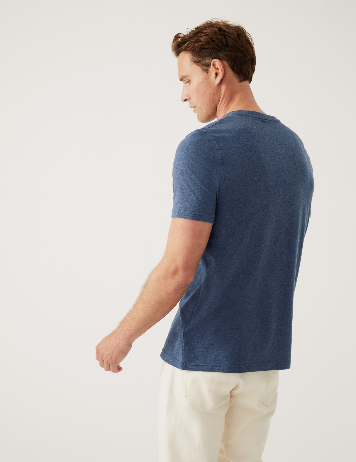 Camiseta cuello pico lisa manga corta