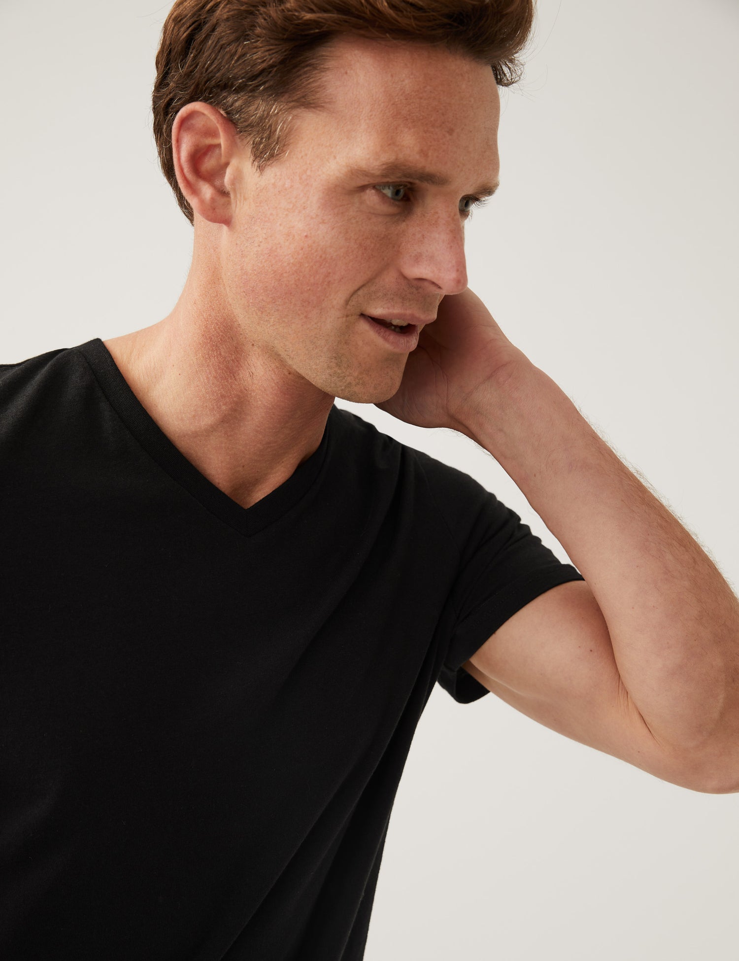 Camiseta cuello pico lisa manga corta