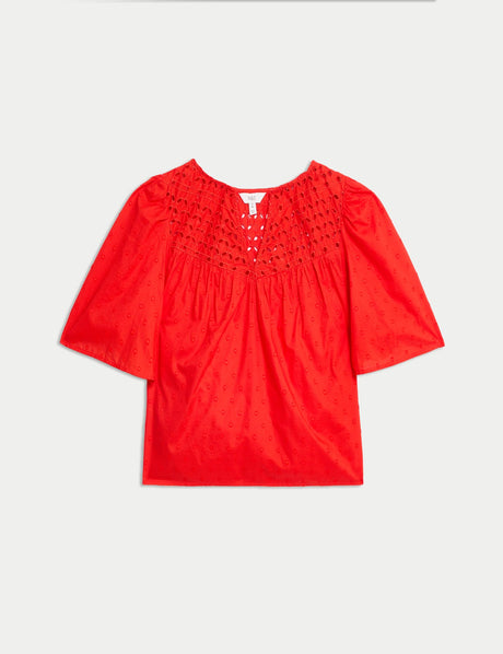 Blusa bordada de manga corta