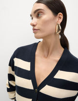 Rebeca con cuello pico y rayas