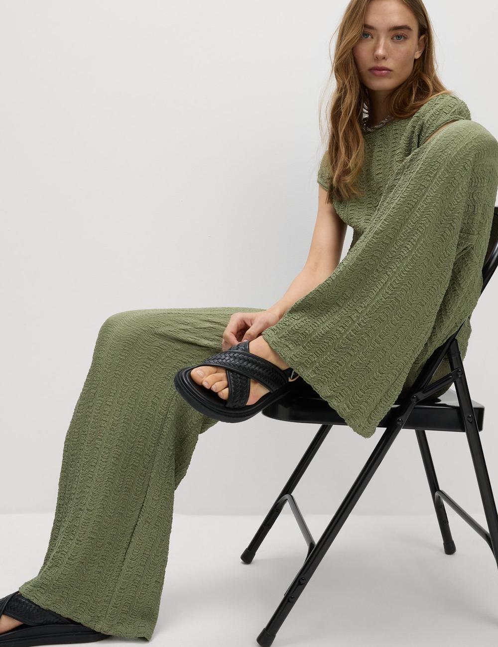 Pantalón de punto con textura de corte ancho