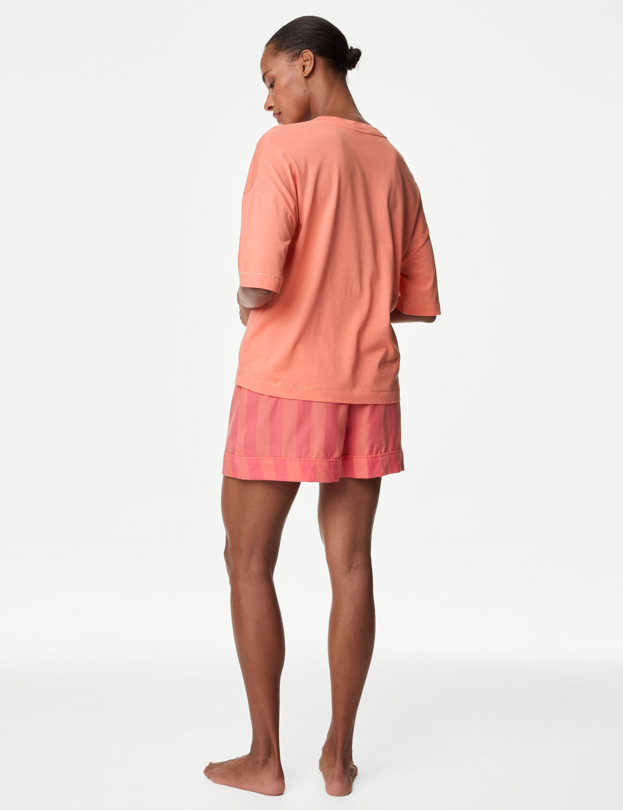 Pijama corto con diseño y top liso