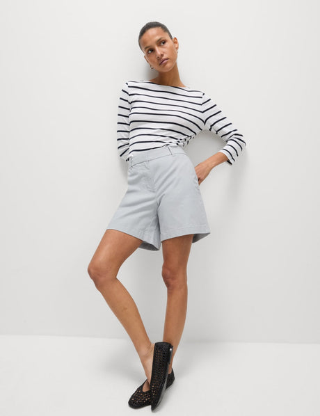 Pantalón corto tipo chino smart