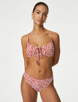 Parte alta de bikini con flores