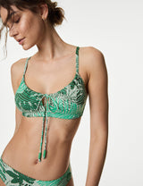 Parte alta de bikini con flores